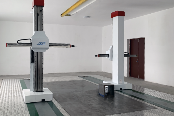 双悬臂式三坐标测量机